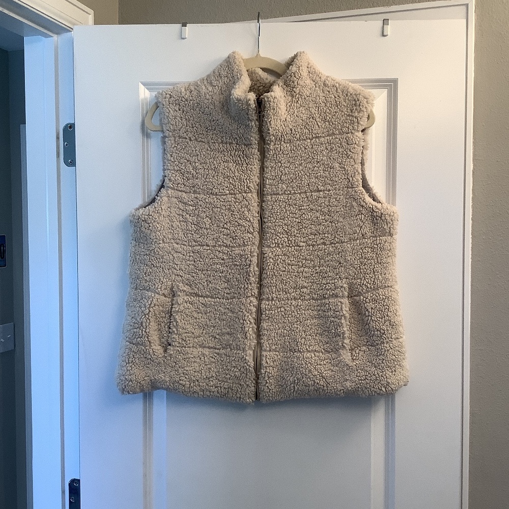 New Women’s Sherpa Off White/Cream Dylan Vest
